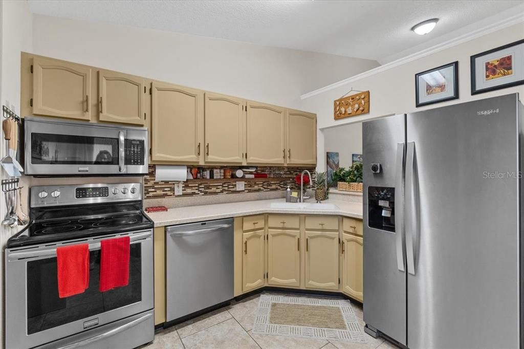 На продажу: $199,500 (2 спален, 2 ванн, 1053 Квадратных фут)
