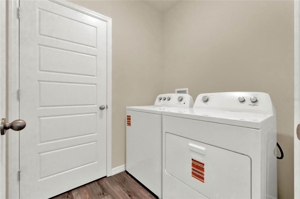 Active With Contract: $385,990 (5 beds, 3 baths, 2077 Square Feet)