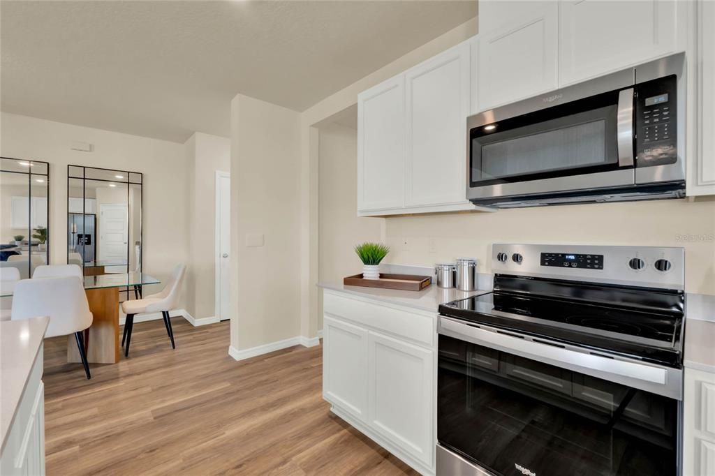 Active With Contract: $385,990 (5 beds, 3 baths, 2077 Square Feet)