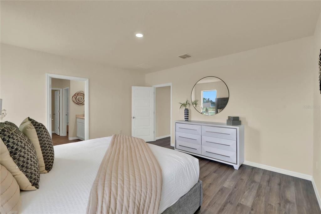 Active With Contract: $385,990 (5 beds, 3 baths, 2077 Square Feet)