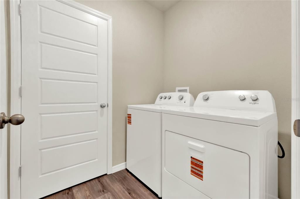 Active With Contract: $385,990 (5 beds, 3 baths, 2077 Square Feet)