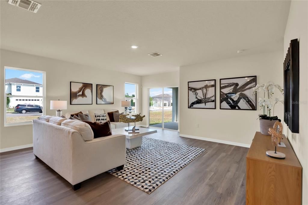 Active With Contract: $385,990 (5 beds, 3 baths, 2077 Square Feet)