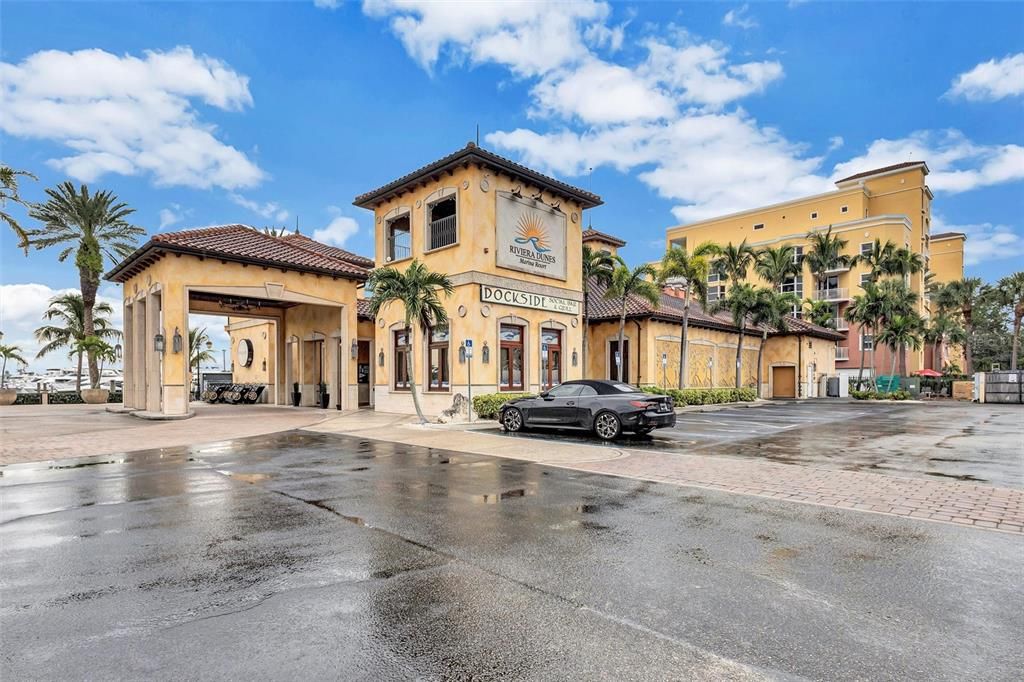 Active With Contract: $495,000 (2 beds, 2 baths, 1978 Square Feet)