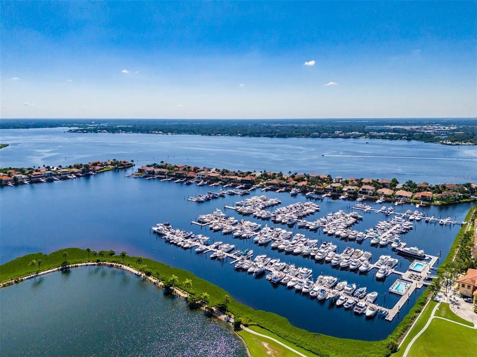 Active With Contract: $495,000 (2 beds, 2 baths, 1978 Square Feet)