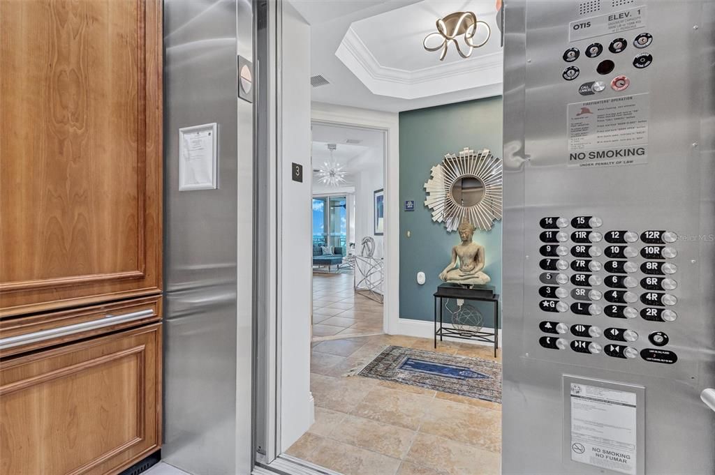 Active With Contract: $495,000 (2 beds, 2 baths, 1978 Square Feet)