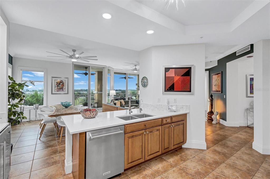 Active With Contract: $495,000 (2 beds, 2 baths, 1978 Square Feet)