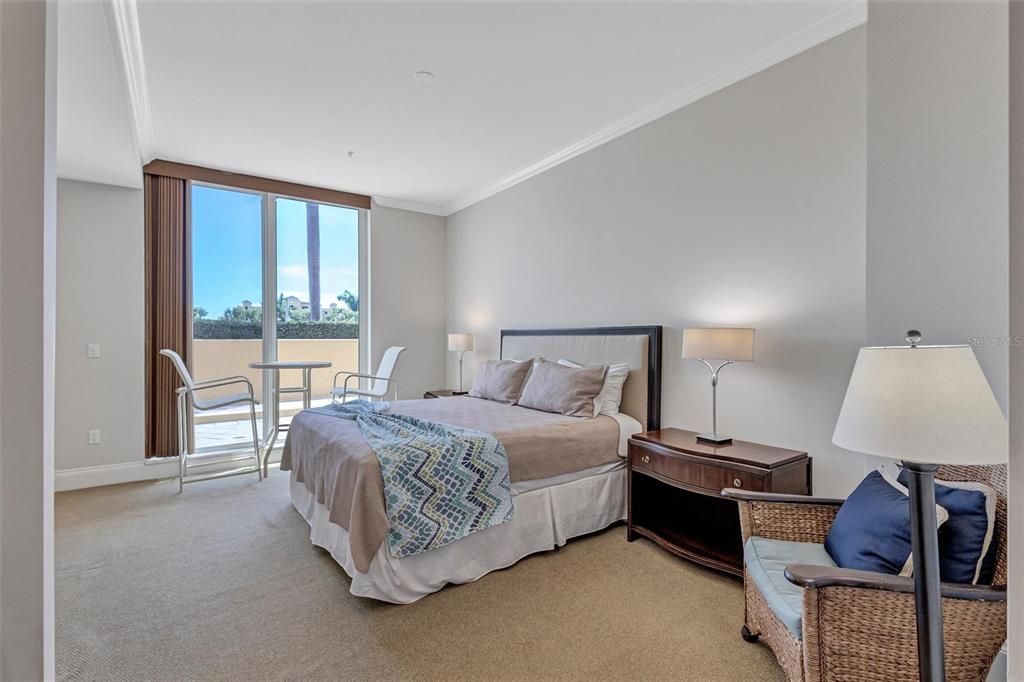 Active With Contract: $495,000 (2 beds, 2 baths, 1978 Square Feet)