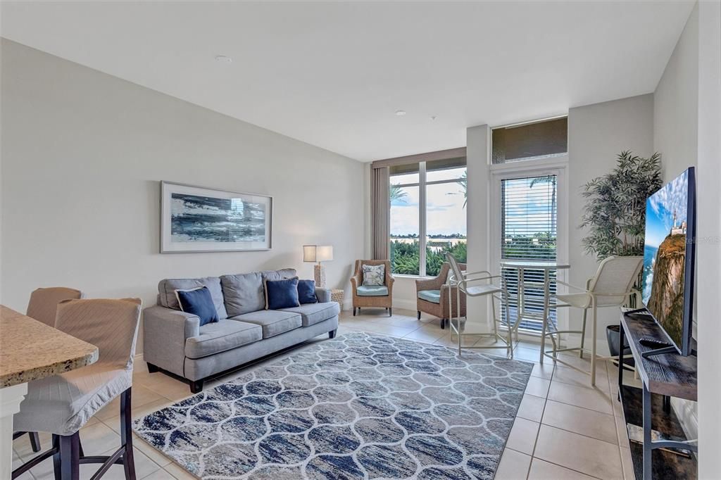 Active With Contract: $495,000 (2 beds, 2 baths, 1978 Square Feet)