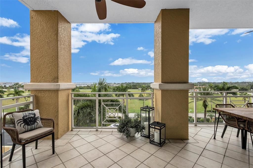 Active With Contract: $495,000 (2 beds, 2 baths, 1978 Square Feet)