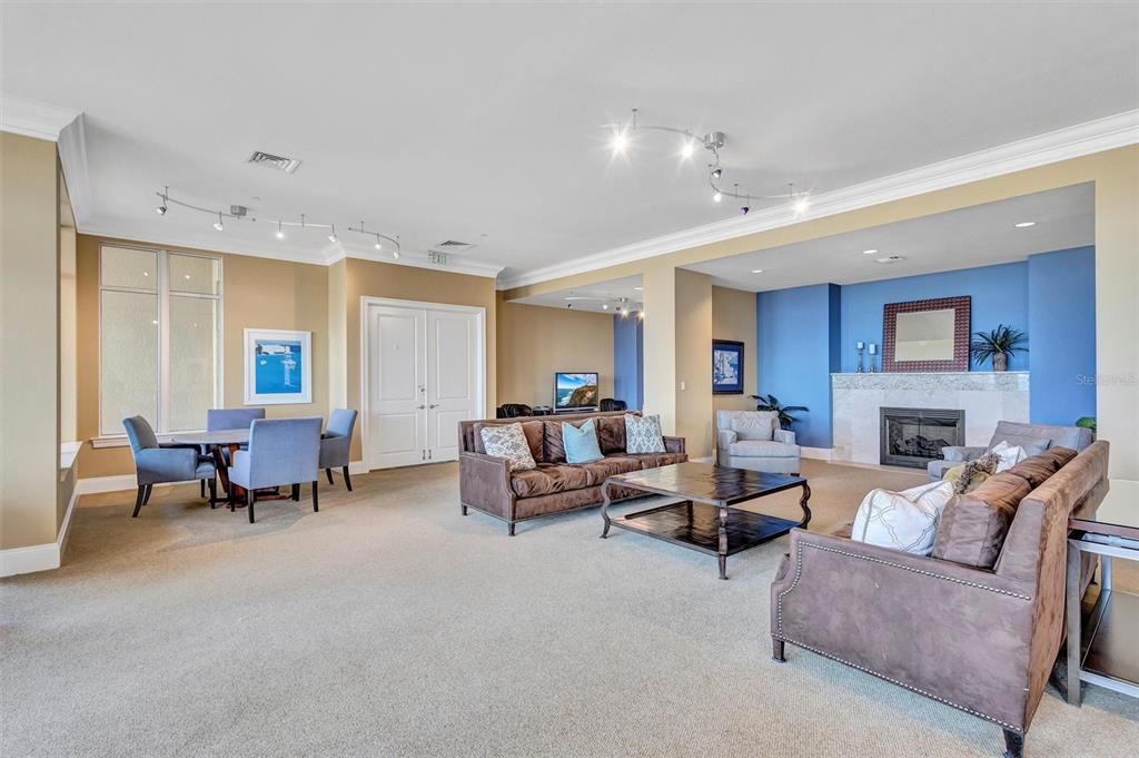 Active With Contract: $495,000 (2 beds, 2 baths, 1978 Square Feet)