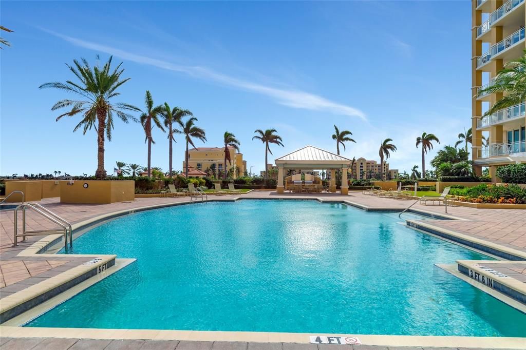 Active With Contract: $495,000 (2 beds, 2 baths, 1978 Square Feet)