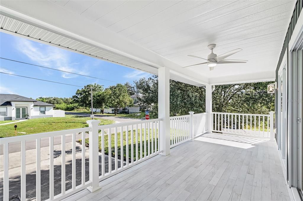 合同活跃: $299,900 (2 贝兹, 2 浴室, 1032 平方英尺)