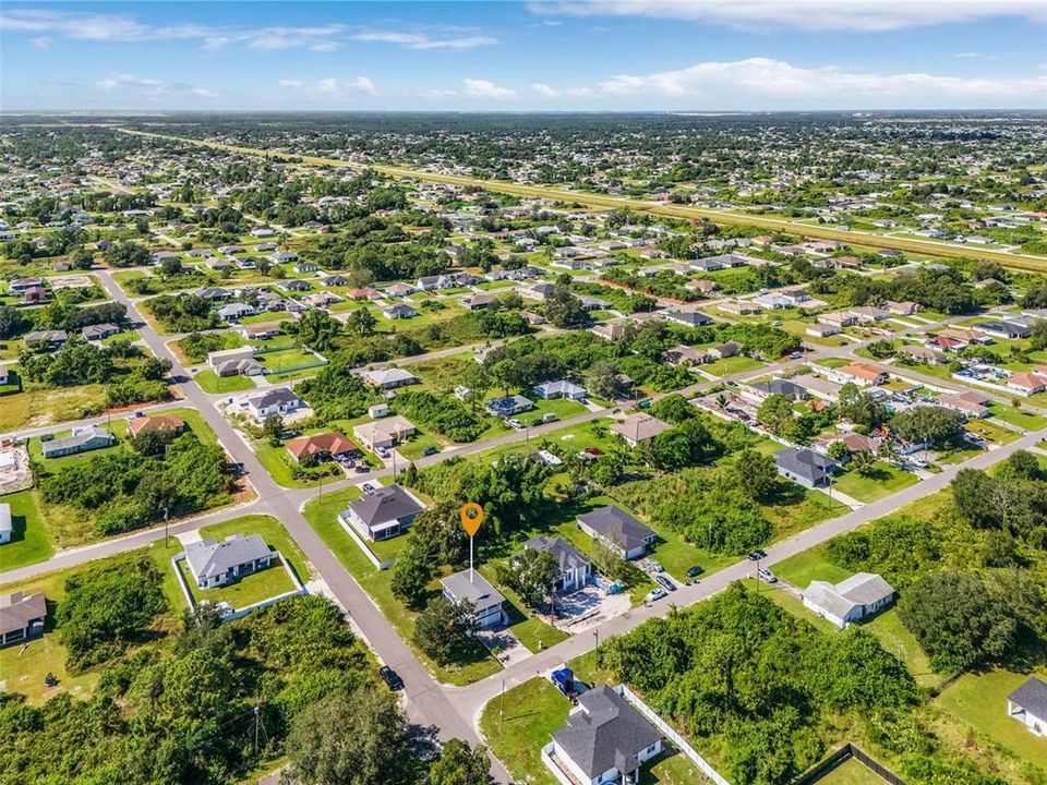 合同活跃: $299,900 (2 贝兹, 2 浴室, 1032 平方英尺)