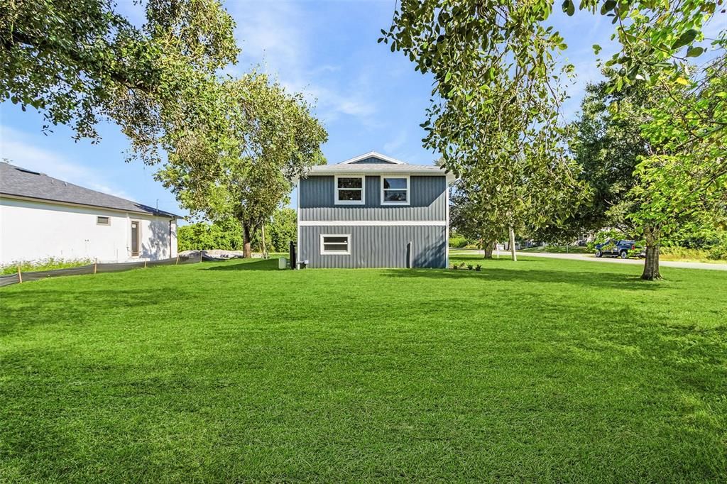 合同活跃: $299,900 (2 贝兹, 2 浴室, 1032 平方英尺)