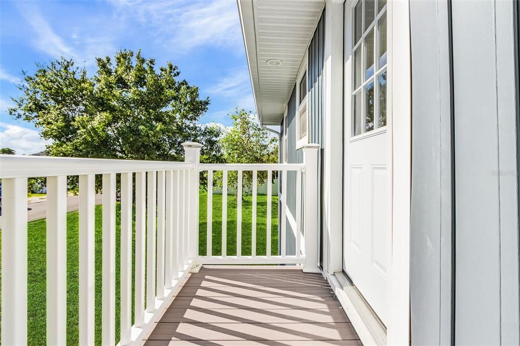 合同活跃: $299,900 (2 贝兹, 2 浴室, 1032 平方英尺)