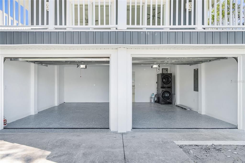 合同活跃: $299,900 (2 贝兹, 2 浴室, 1032 平方英尺)