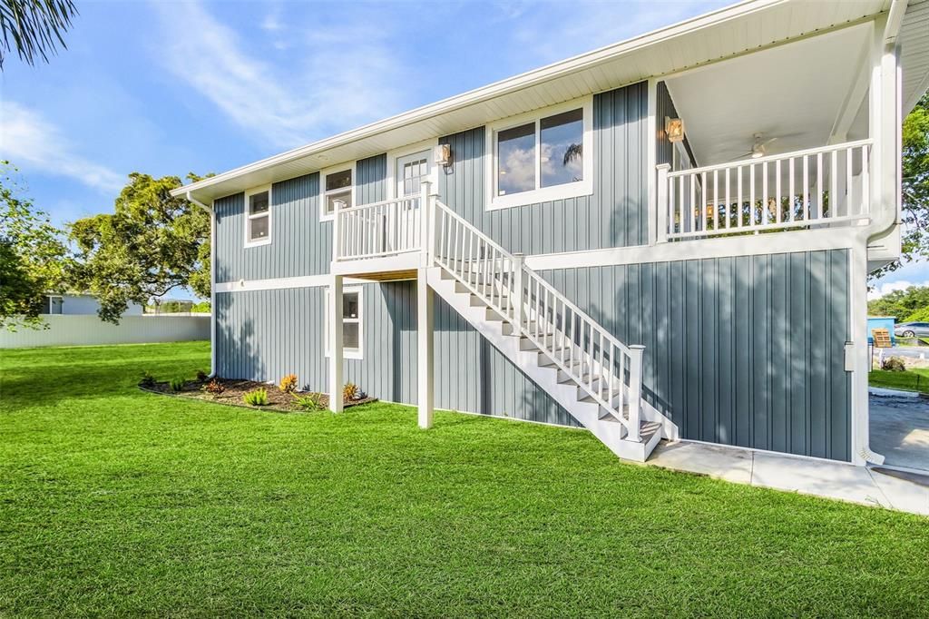 合同活跃: $299,900 (2 贝兹, 2 浴室, 1032 平方英尺)