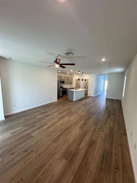 Active With Contract: $2,695 (5 beds, 2 baths, 2409 Square Feet)