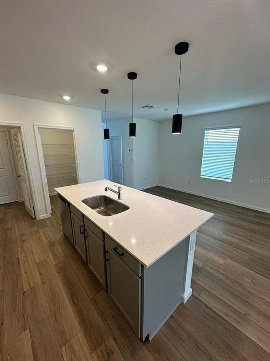 Active With Contract: $2,695 (5 beds, 2 baths, 2409 Square Feet)