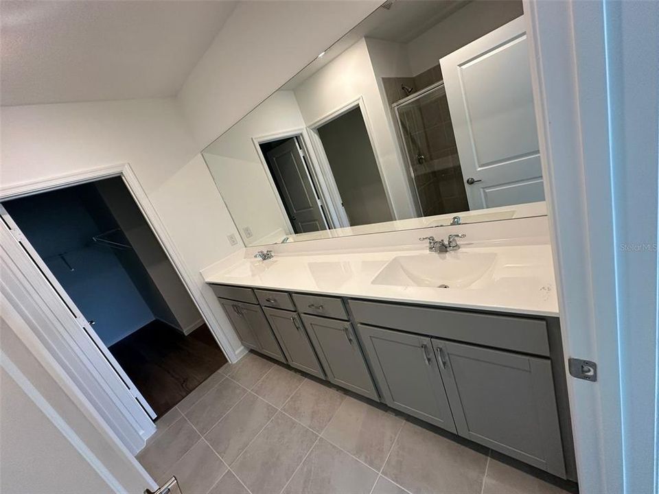 Active With Contract: $2,695 (5 beds, 2 baths, 2409 Square Feet)