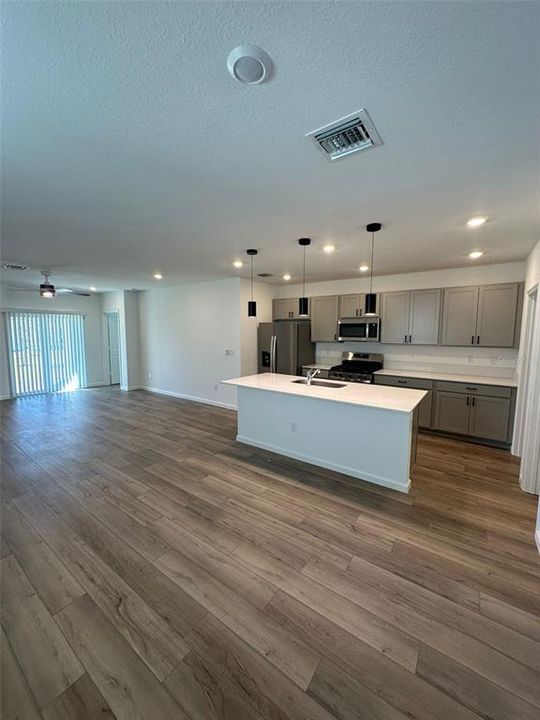 Active With Contract: $2,695 (5 beds, 2 baths, 2409 Square Feet)