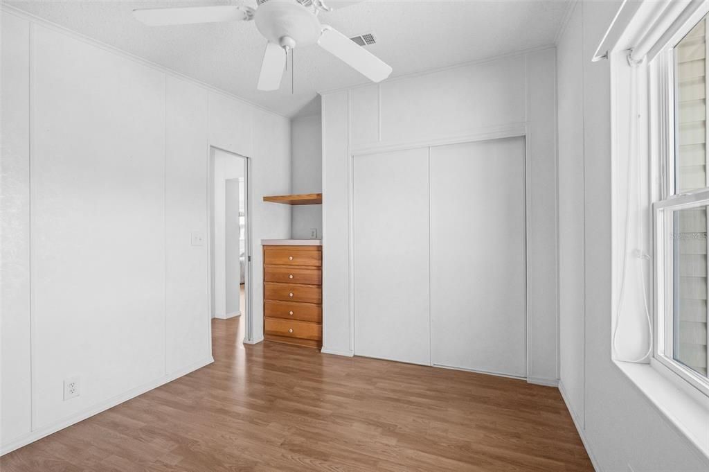 待售: $125,000 (2 贝兹, 1 浴室, 1000 平方英尺)