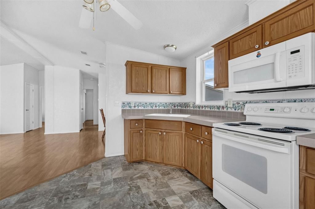 待售: $125,000 (2 贝兹, 1 浴室, 1000 平方英尺)