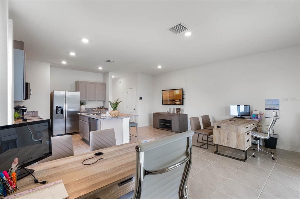 Active With Contract: $300,490 (3 beds, 2 baths, 1758 Square Feet)