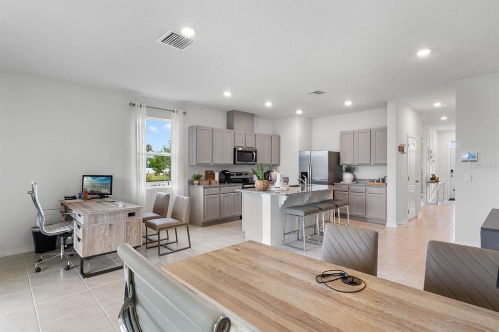 Active With Contract: $300,490 (3 beds, 2 baths, 1758 Square Feet)