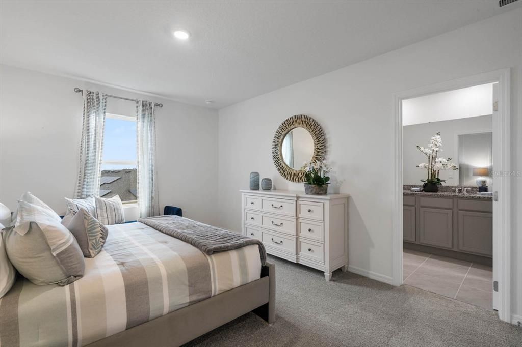 Active With Contract: $300,490 (3 beds, 2 baths, 1758 Square Feet)