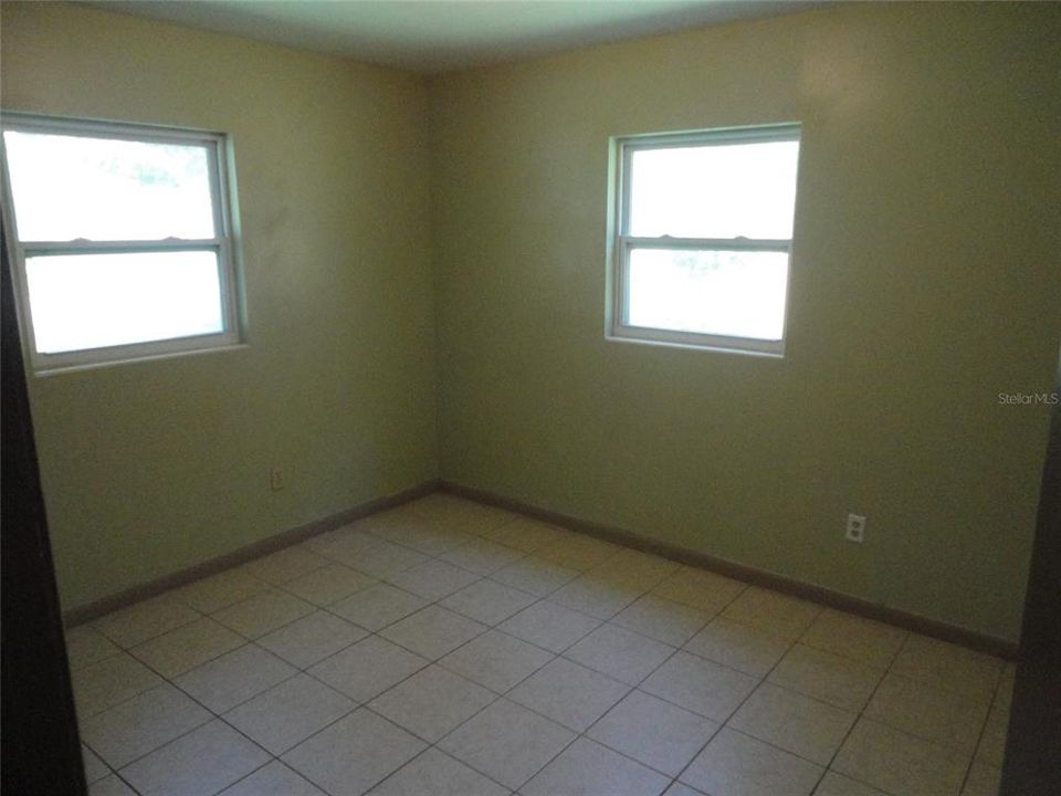 For Rent: $1,600 (4 beds, 2 baths, 1248 Square Feet)