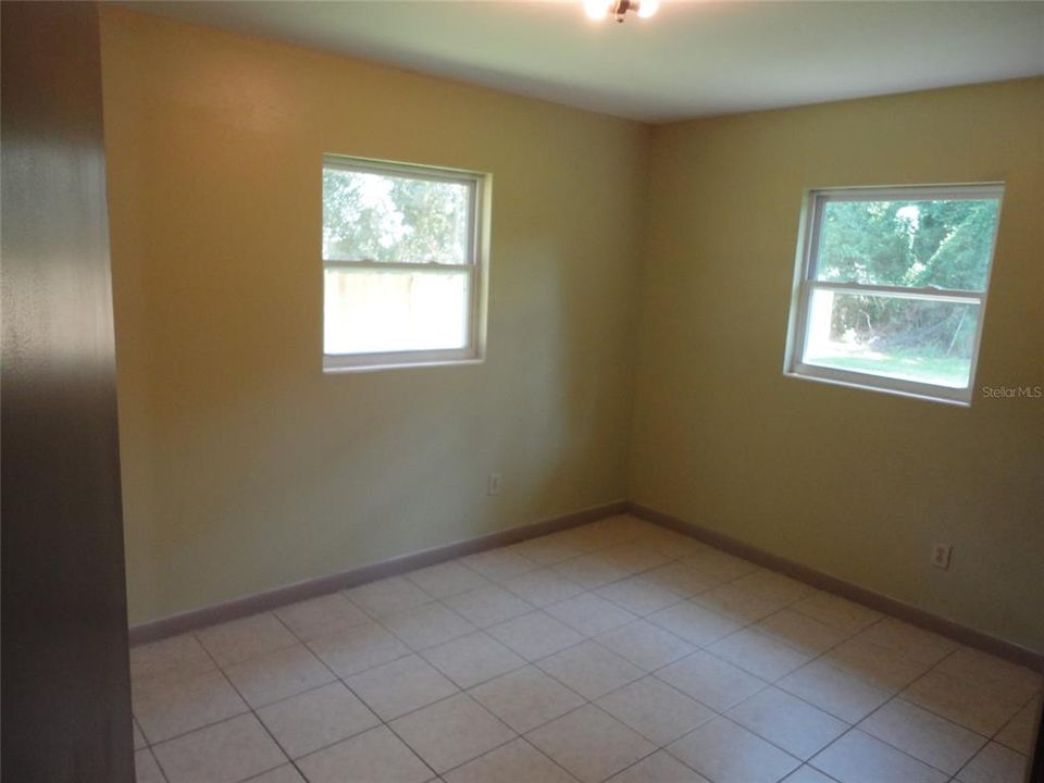 For Rent: $1,600 (4 beds, 2 baths, 1248 Square Feet)