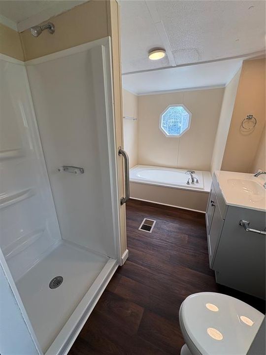На продажу: $189,900 (3 спален, 2 ванн, 1152 Квадратных фут)