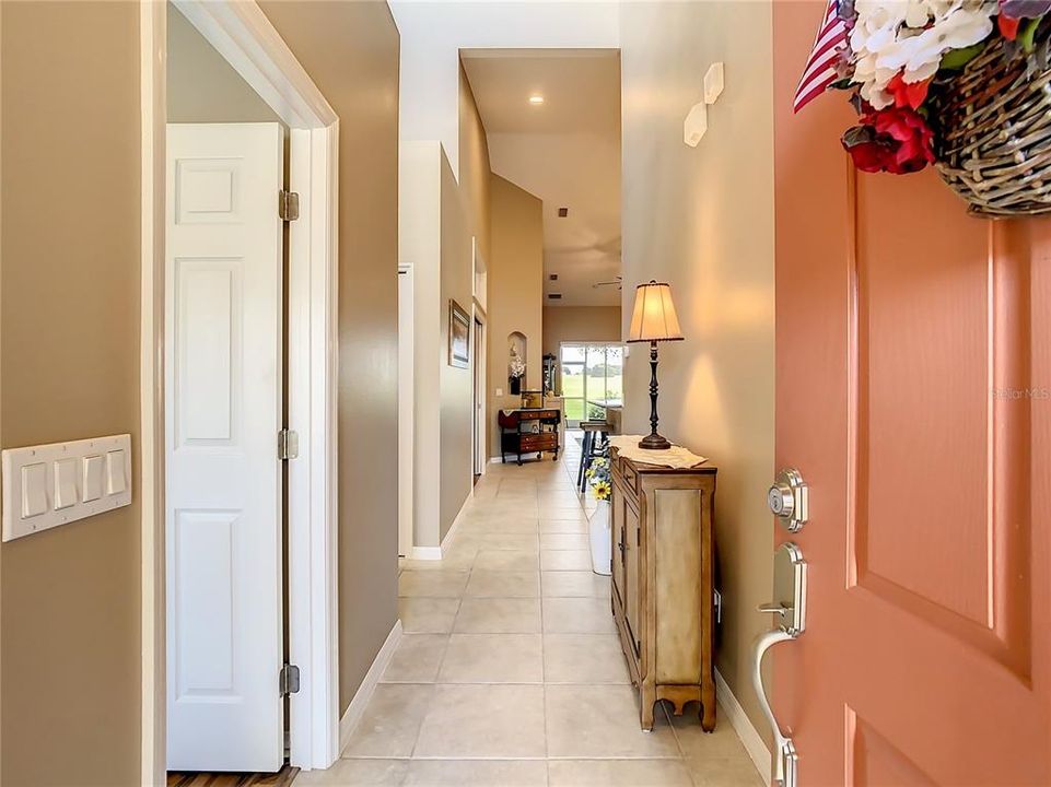 For Sale: $215,000 (2 beds, 2 baths, 1419 Square Feet)