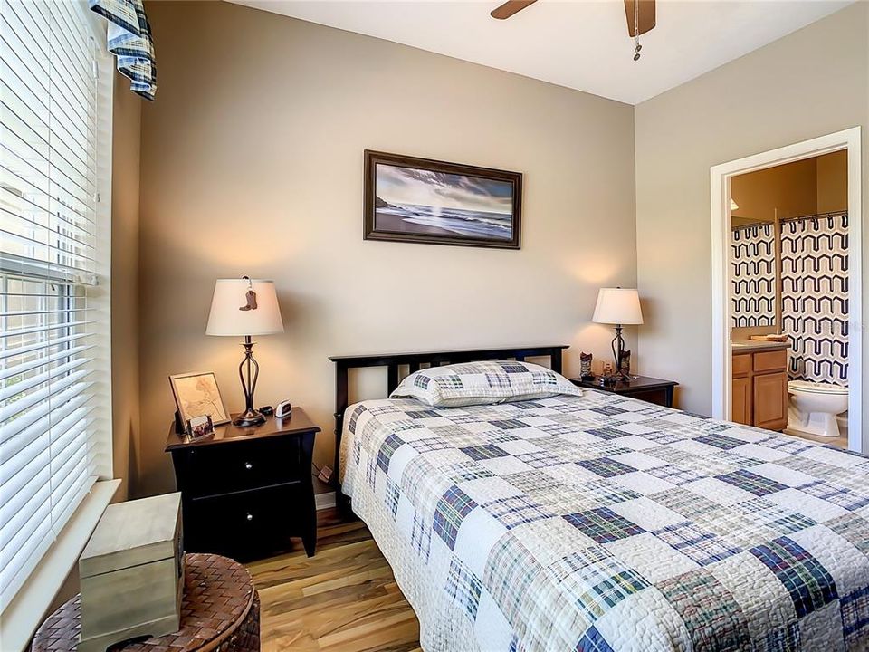 For Sale: $215,000 (2 beds, 2 baths, 1419 Square Feet)