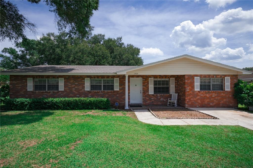 Recently Sold: $269,900 (3 beds, 2 baths, 1647 Square Feet)