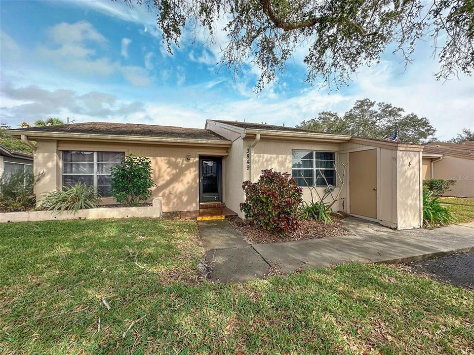 For Sale: $179,900 (2 beds, 2 baths, 1318 Square Feet)