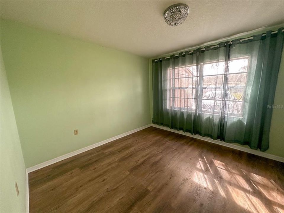 For Sale: $179,900 (2 beds, 2 baths, 1318 Square Feet)