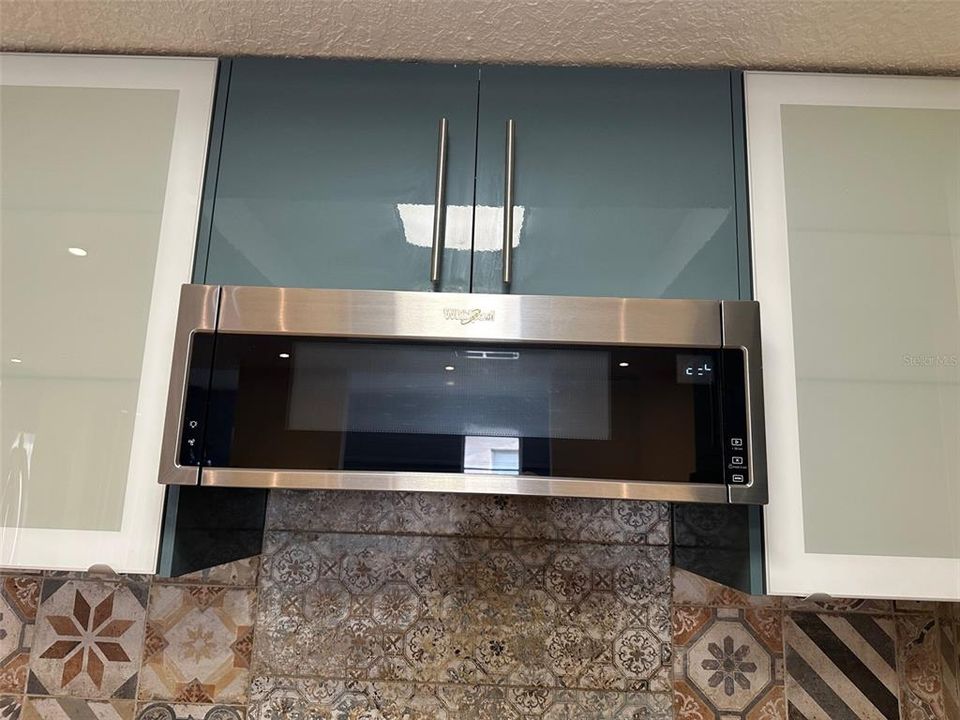 For Sale: $179,900 (2 beds, 2 baths, 1318 Square Feet)