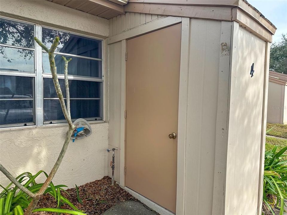 For Sale: $179,900 (2 beds, 2 baths, 1318 Square Feet)