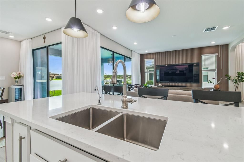 For Sale: $750,000 (4 beds, 3 baths, 3252 Square Feet)