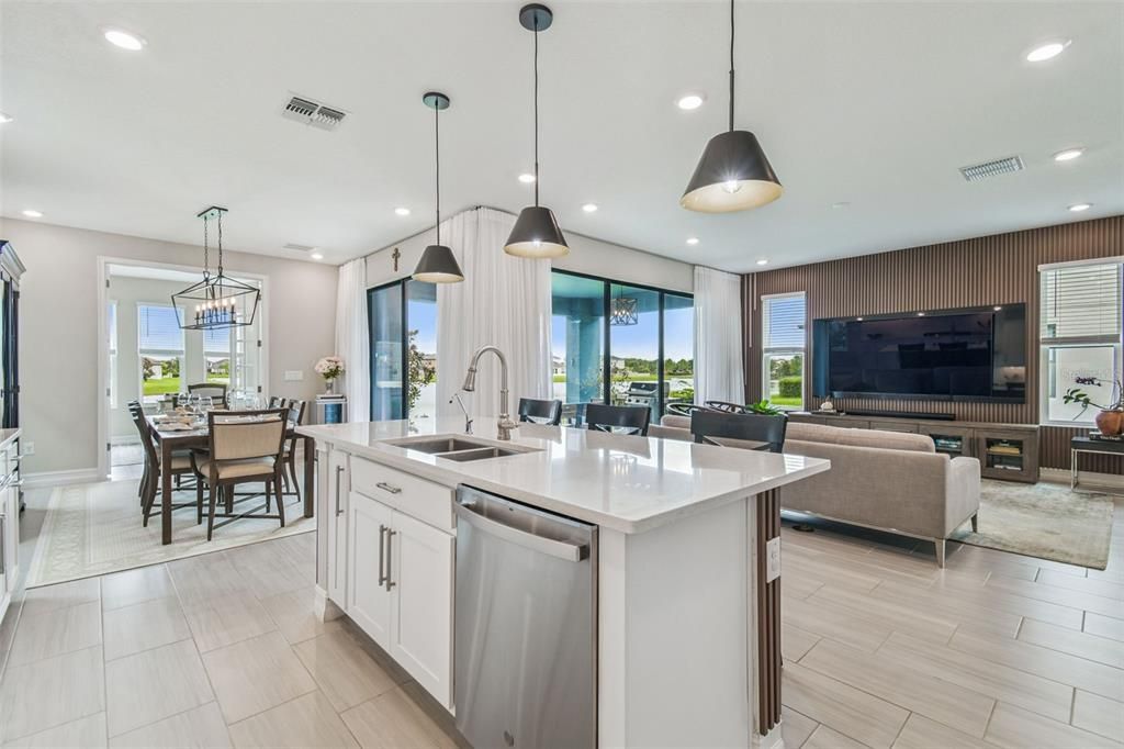 For Sale: $750,000 (4 beds, 3 baths, 3252 Square Feet)