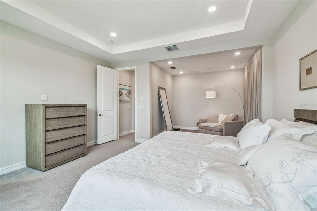 For Sale: $750,000 (4 beds, 3 baths, 3252 Square Feet)