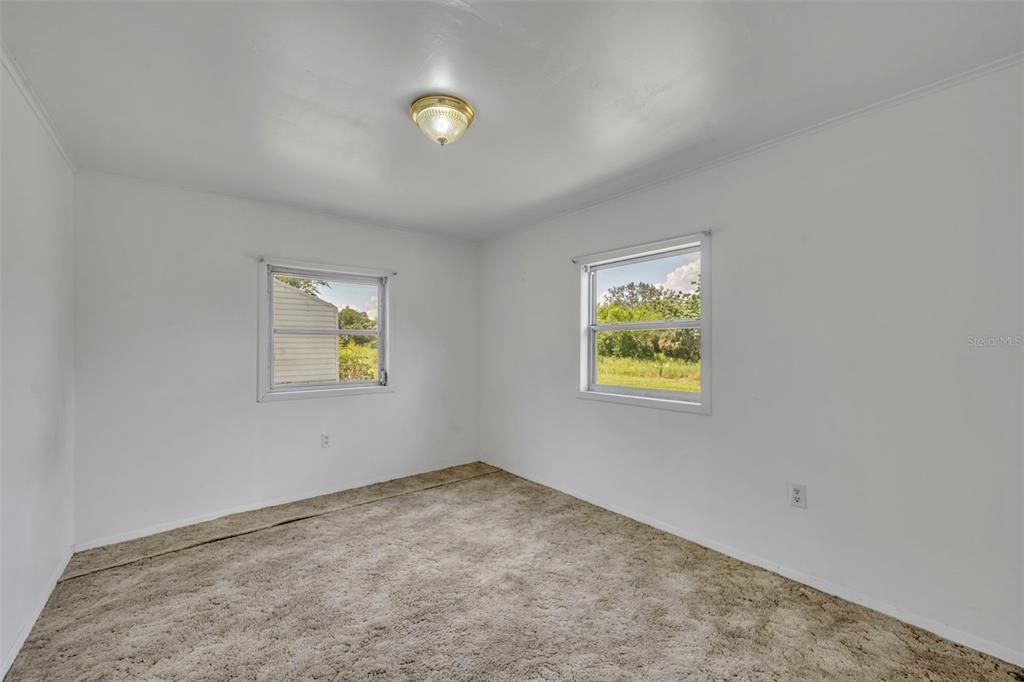 待售: $219,000 (2 贝兹, 1 浴室, 1280 平方英尺)