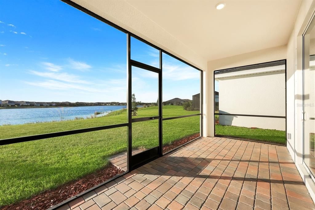 En Renta: $2,400 (4 camas, 3 baños, 2032 Pies cuadrados)