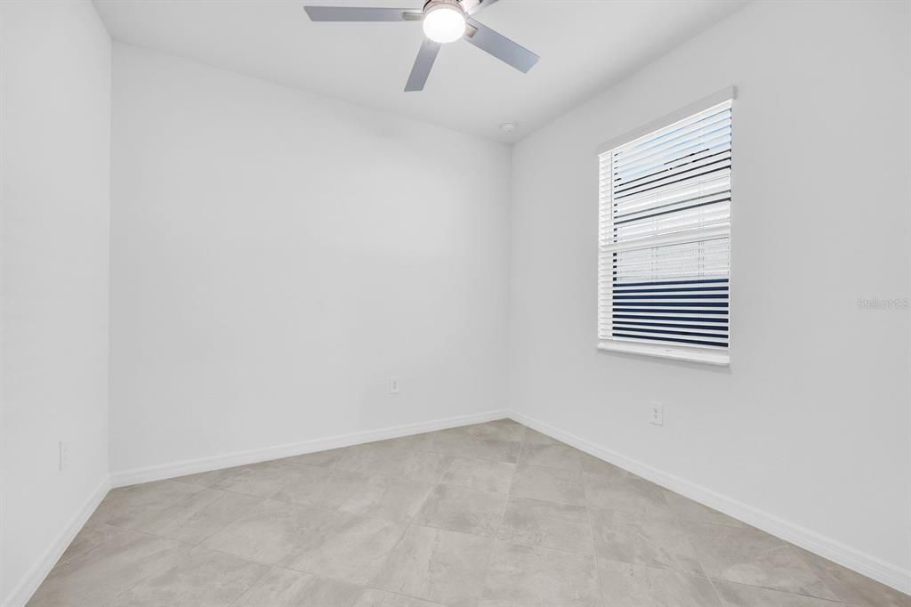 En Renta: $2,400 (4 camas, 3 baños, 2032 Pies cuadrados)