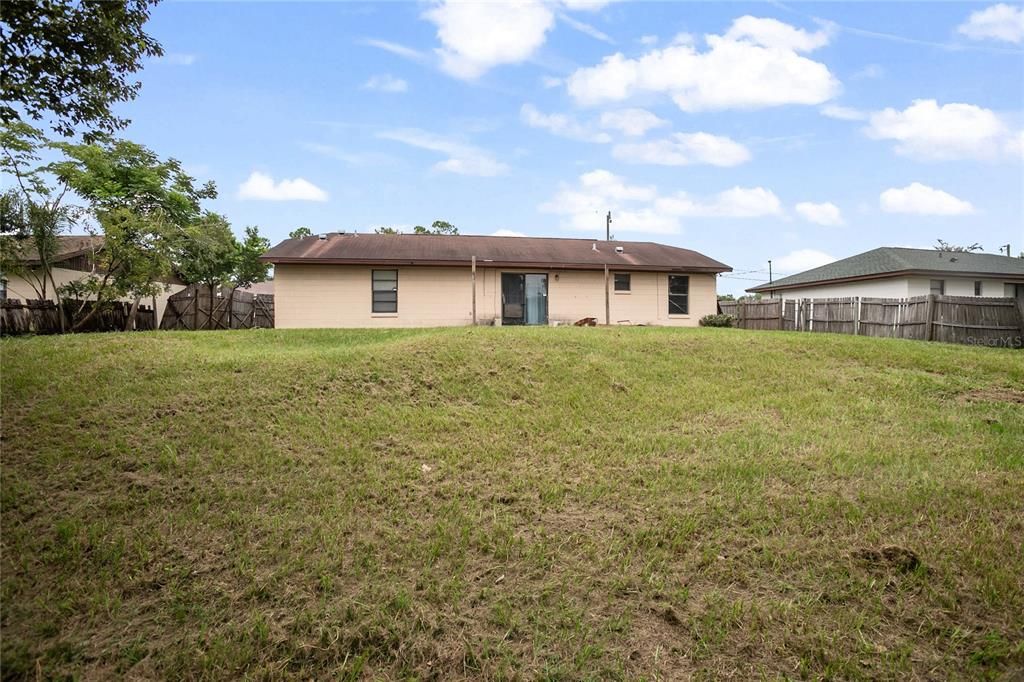 Active With Contract: $229,000 (3 beds, 2 baths, 1152 Square Feet)