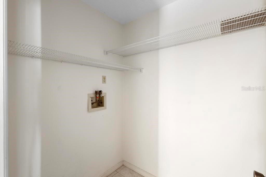 For Sale: $189,000 (2 beds, 2 baths, 1049 Square Feet)