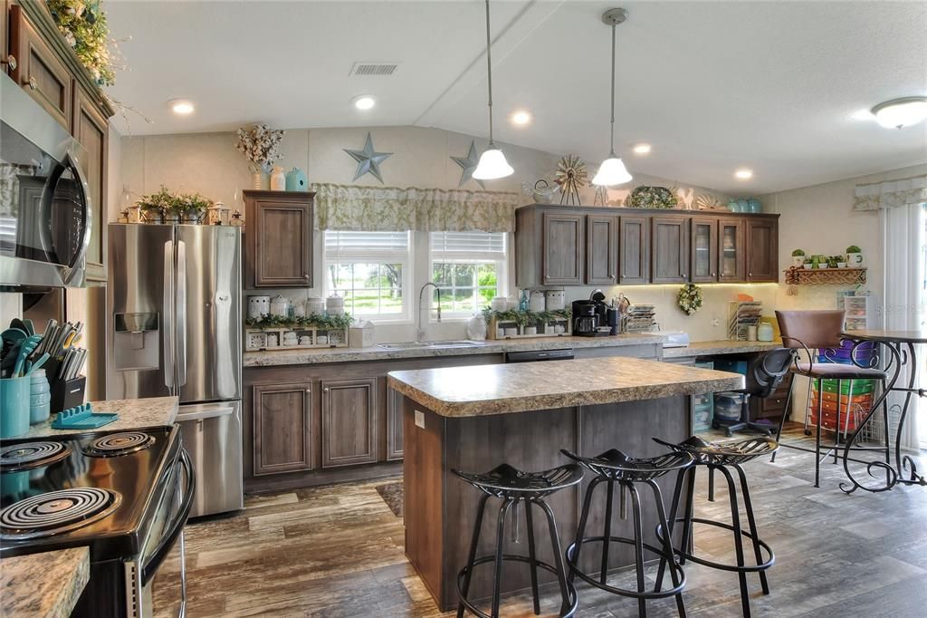 На продажу: $349,999 (4 спален, 3 ванн, 2354 Квадратных фут)