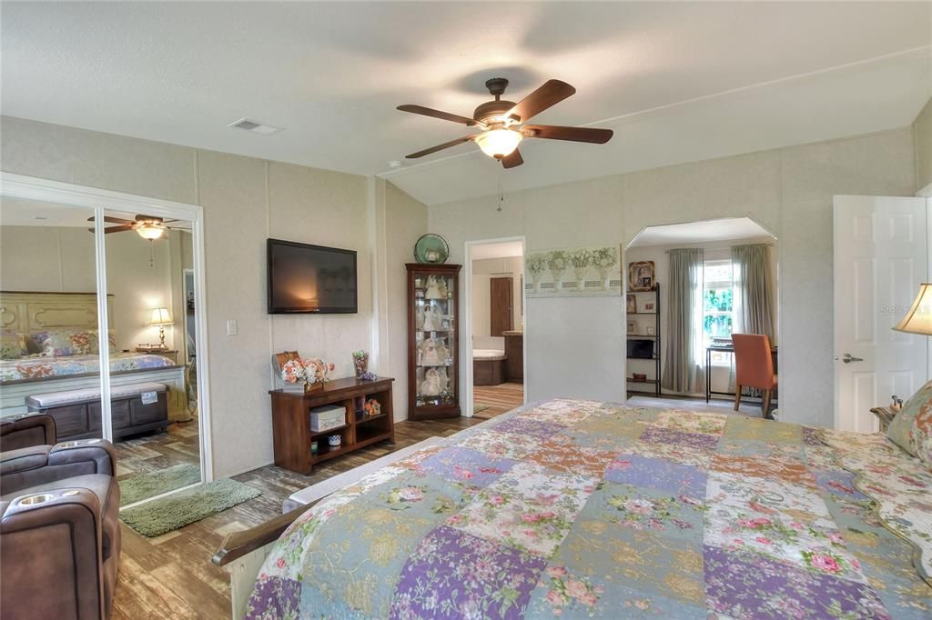 На продажу: $349,999 (4 спален, 3 ванн, 2354 Квадратных фут)